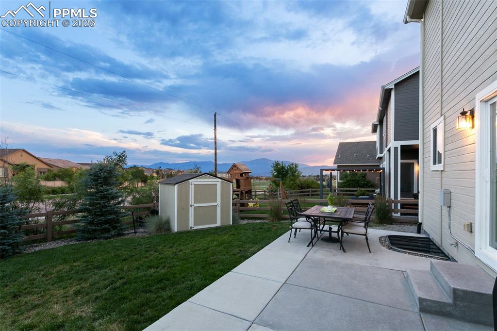 Image 46 of 47: Patio