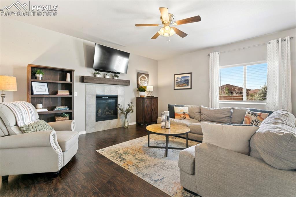 Image 6 of 47: Living Room