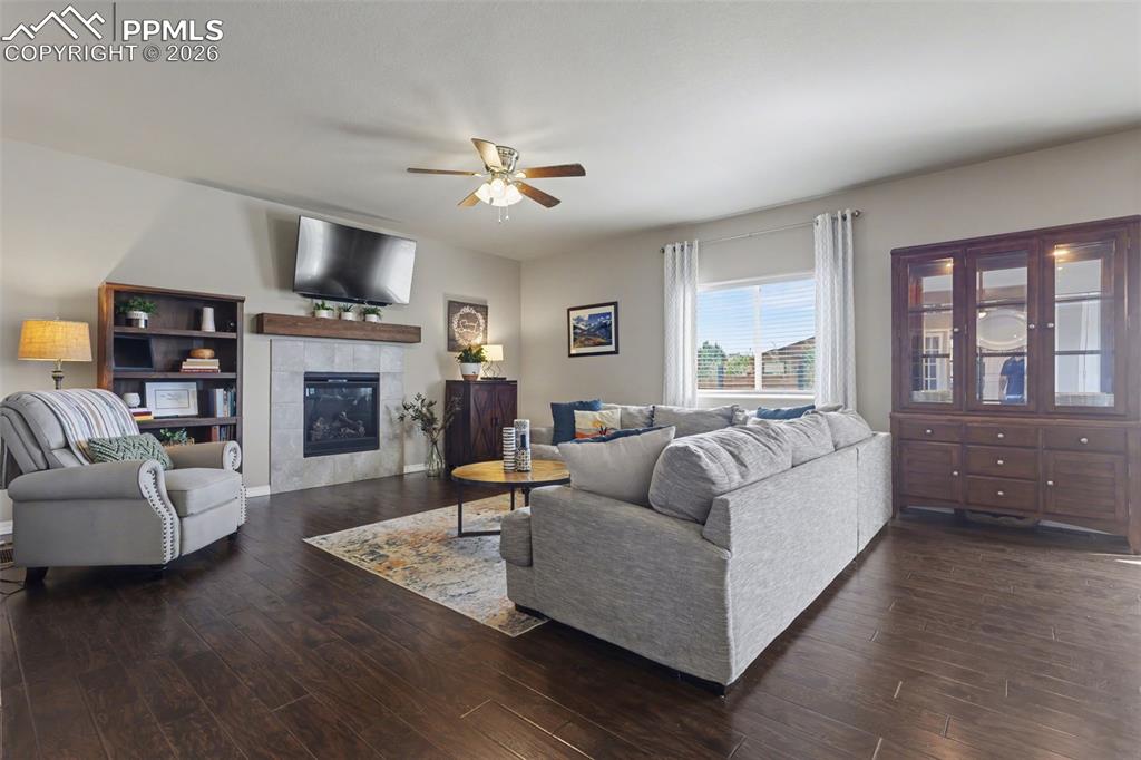 Image 8 of 47: Living Room