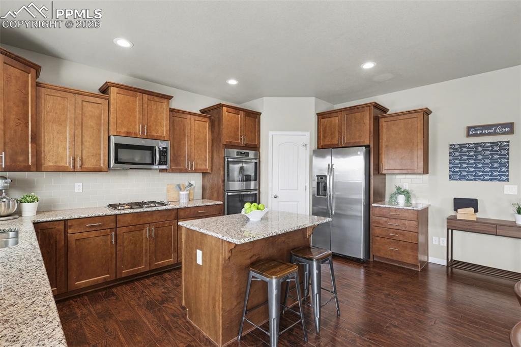 Image 9 of 47: Kitchen