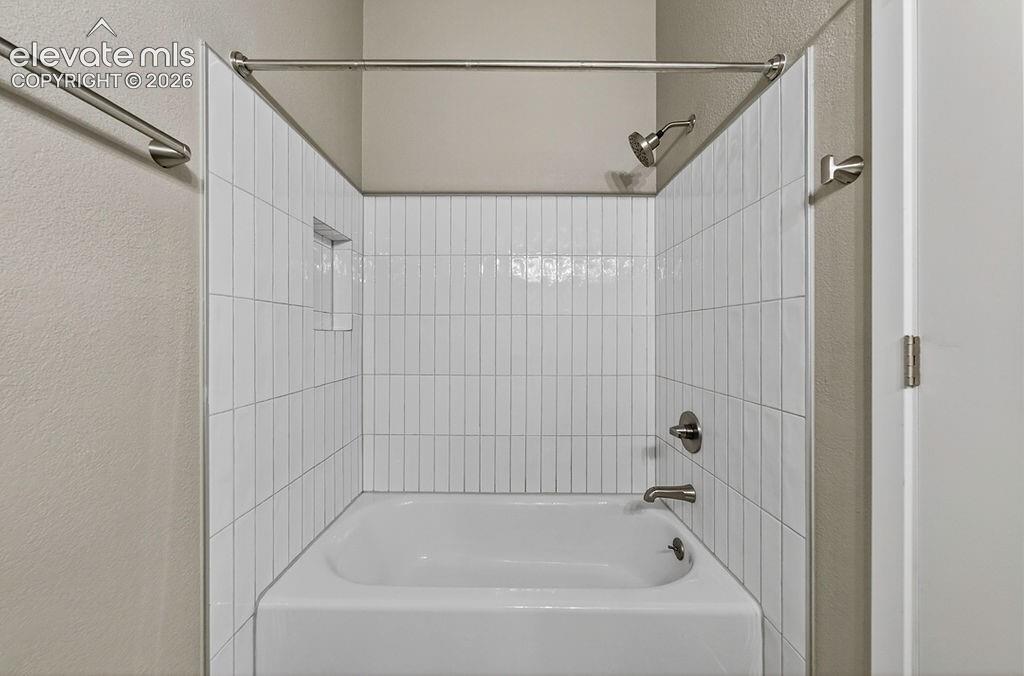Image 28 of 39: Bathroom