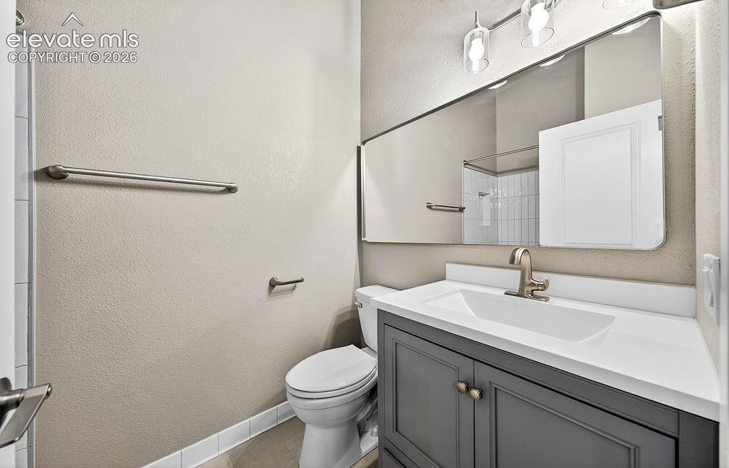 Image 29 of 39: Bathroom
