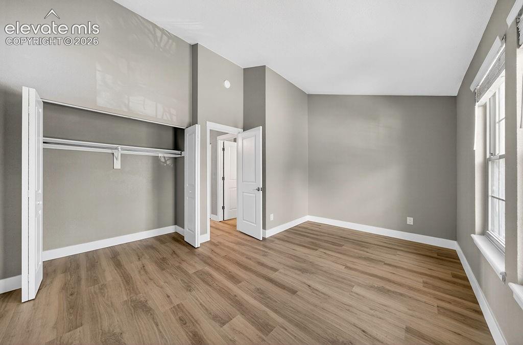 Image 31 of 39: Bedroom