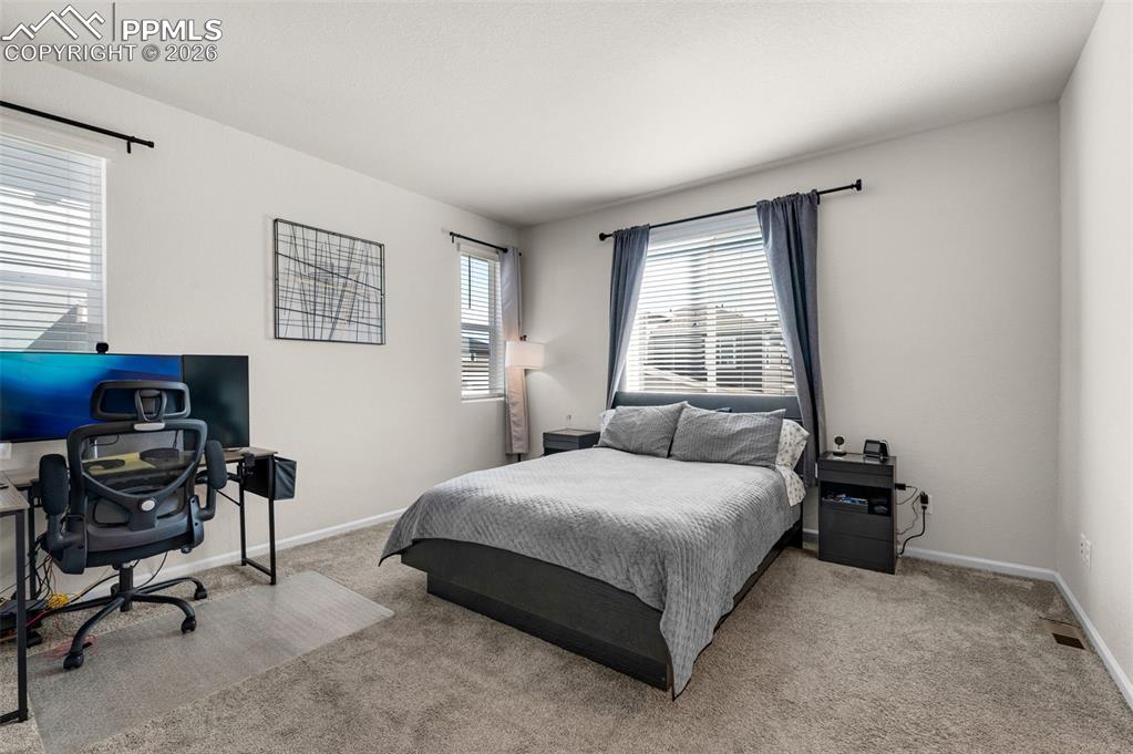 Image 11 of 21: Kitchen