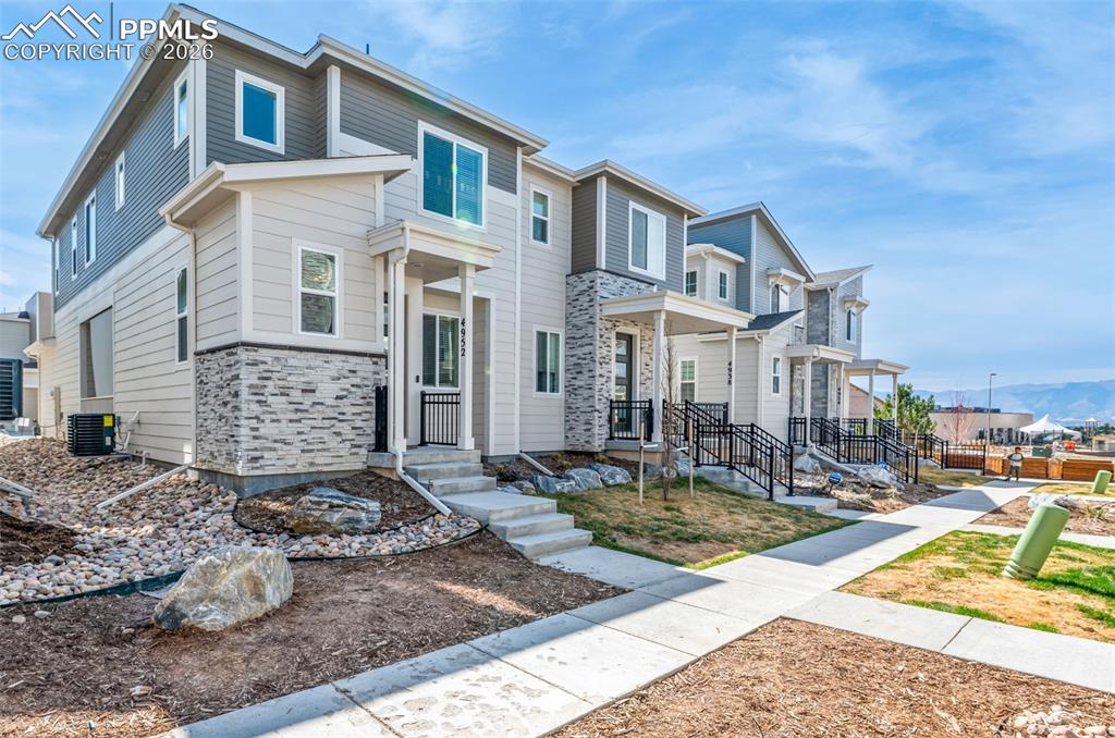 Image 20 of 21: Laundry