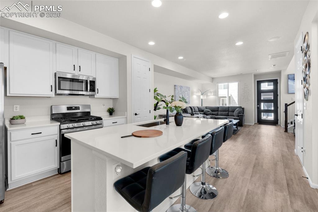 Image 7 of 21: Living Room