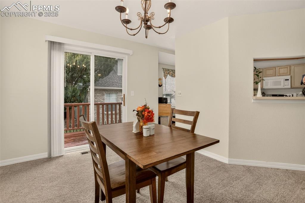 Image 11 of 33: Dining Area