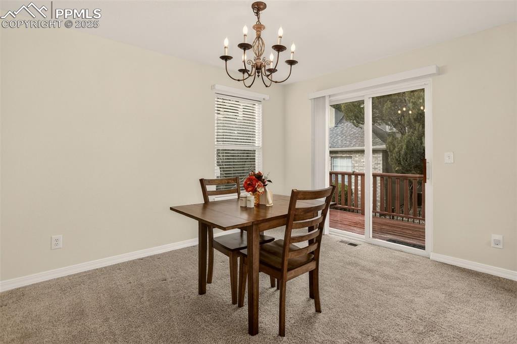 Image 12 of 33: Dining Area