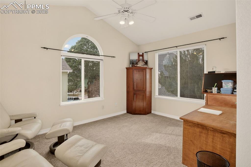 Image 22 of 33: Loft