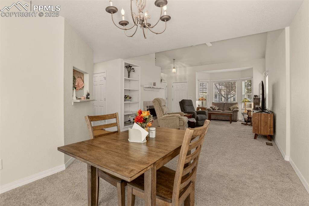 Image 9 of 33: Dining Area