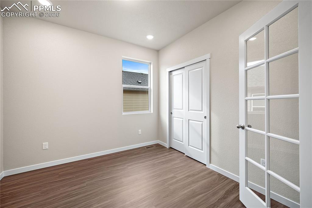 Image 8 of 36: Bedroom