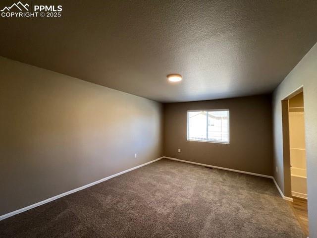 Image 12 of 29: Bedroom