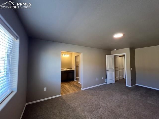 Image 14 of 29: Bedroom