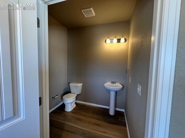 Image 3 of 29: Bathroom