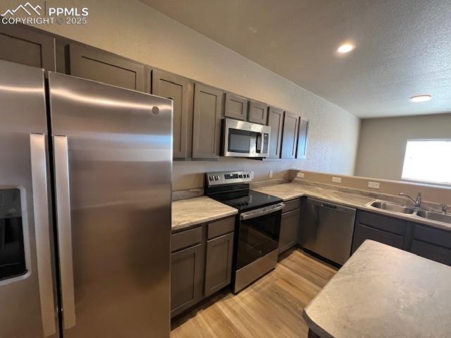 Image 9 of 29: Kitchen