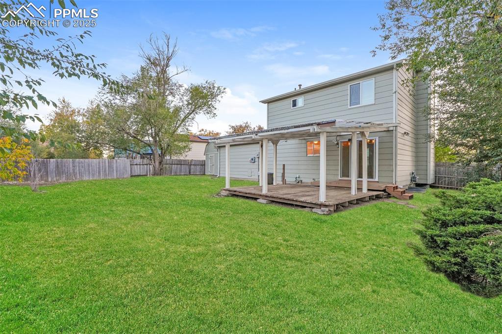 Image 17 of 22: Back of Structure