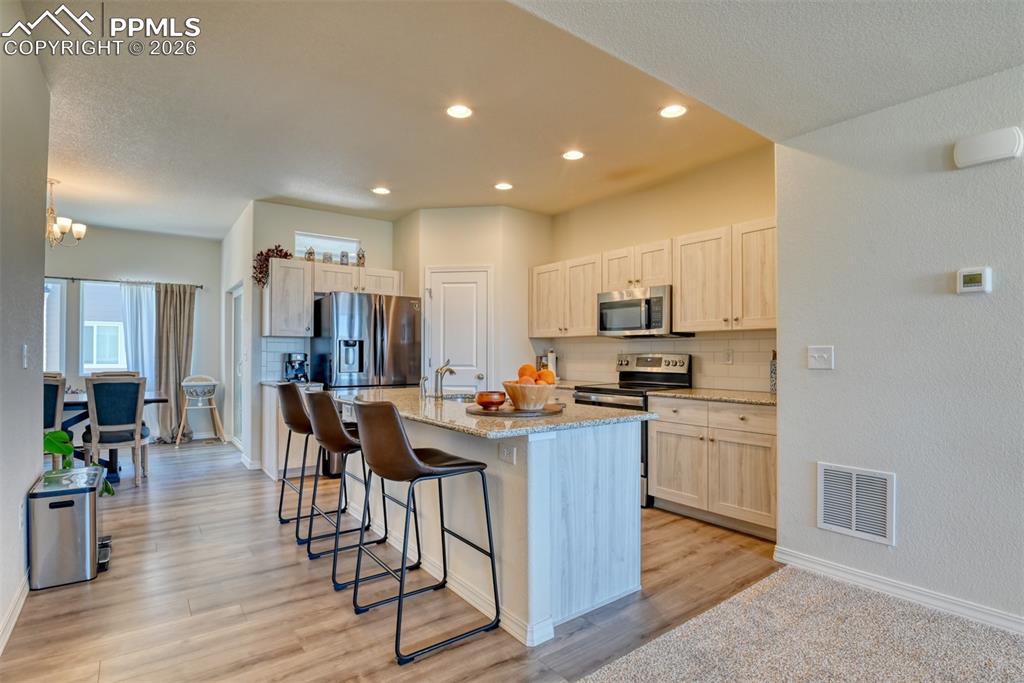 Image 14 of 45: Kitchen