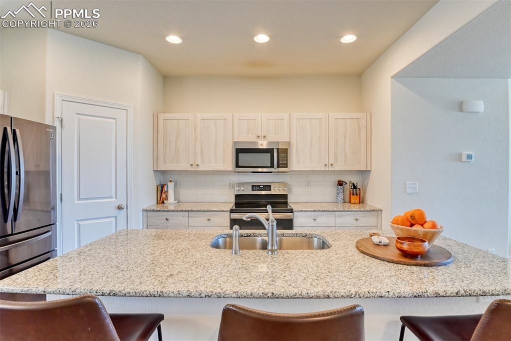 Image 15 of 45: Kitchen