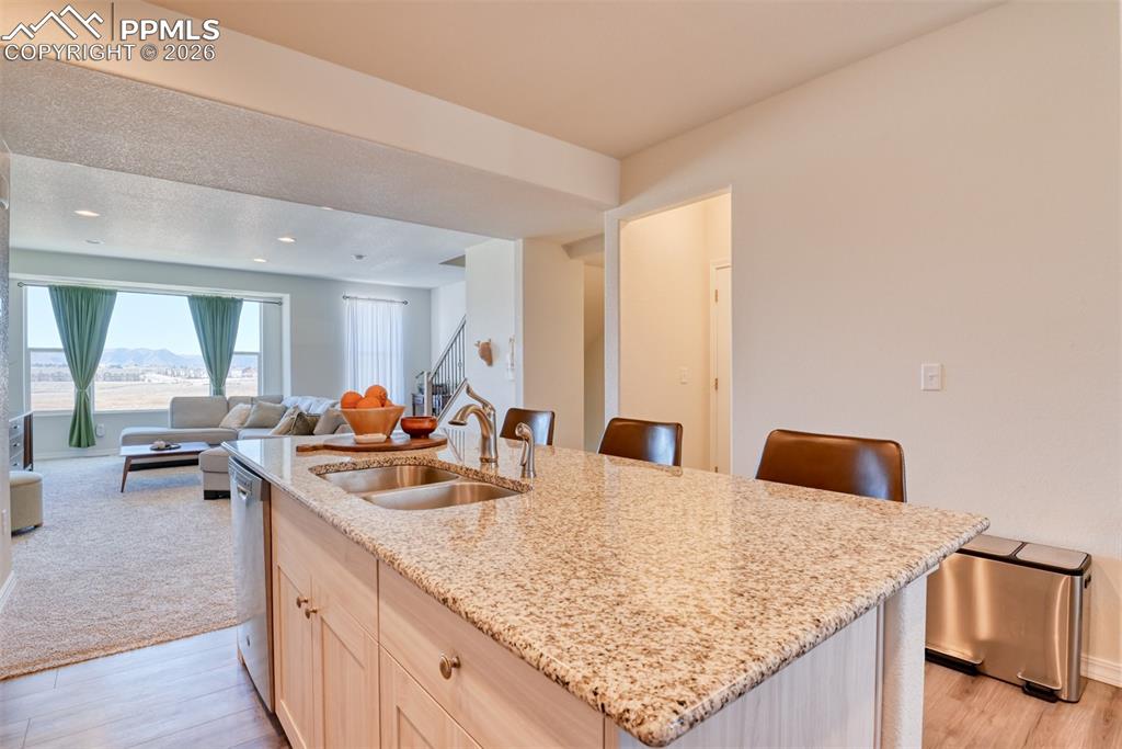 Image 16 of 45: Kitchen