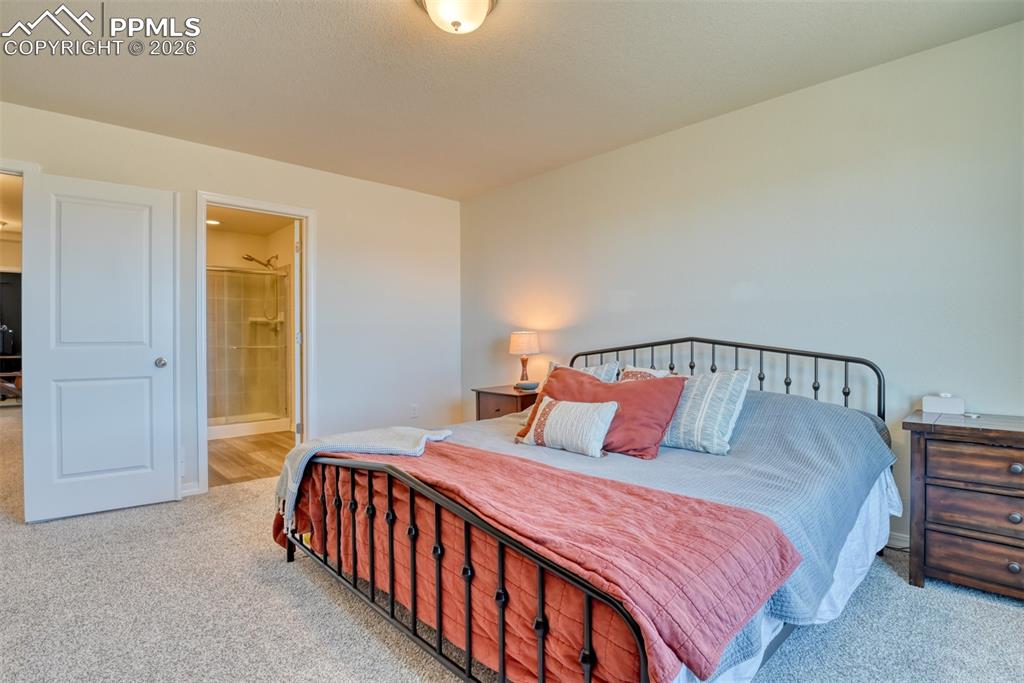 Image 27 of 45: Bedroom