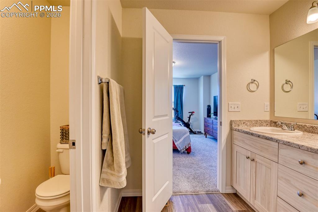 Image 31 of 45: Bathroom