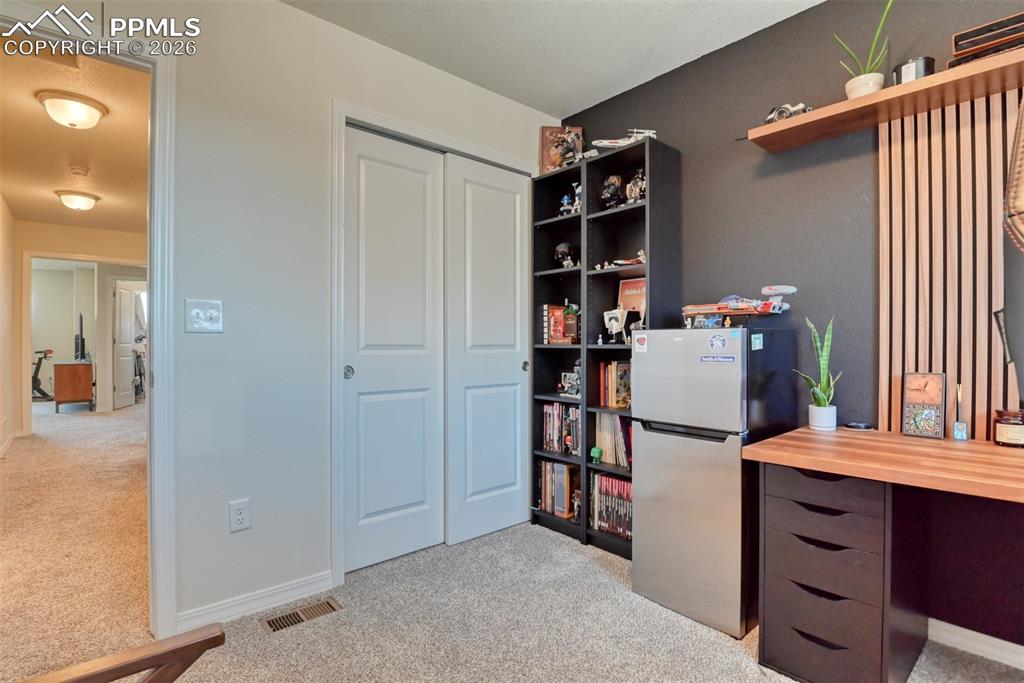 Image 33 of 45: Office