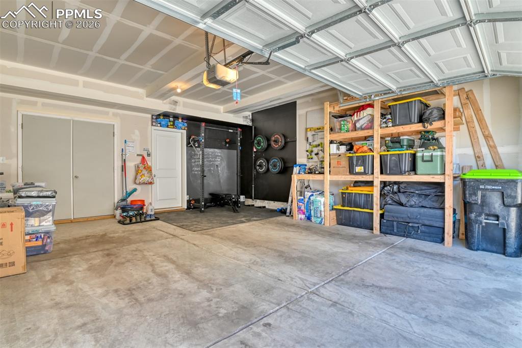 Image 44 of 45: Garage