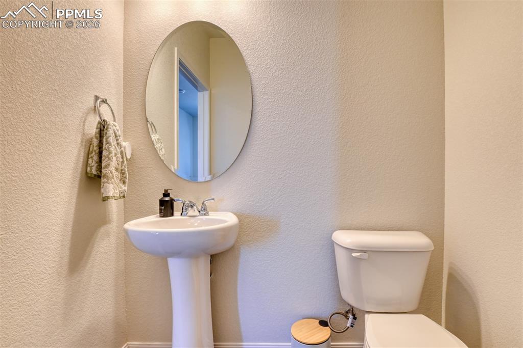 Image 7 of 45: Bathroom