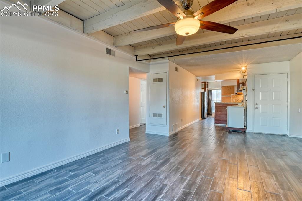 Image 6 of 16: Living Room