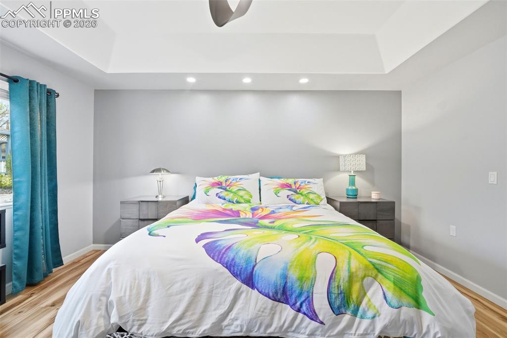 Image 26 of 42: Bedroom