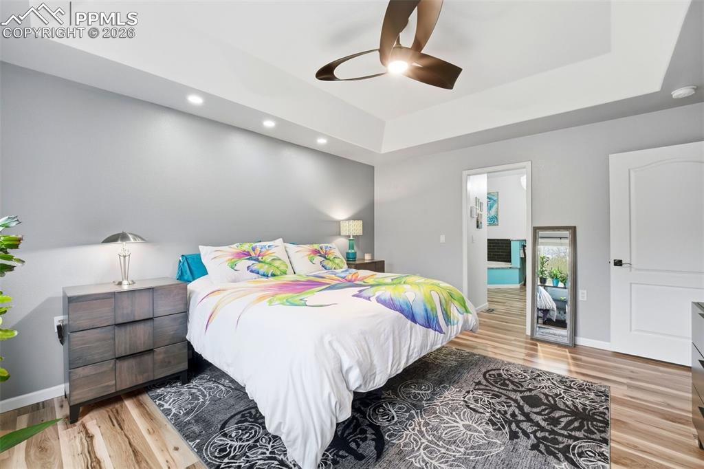 Image 27 of 42: Bedroom