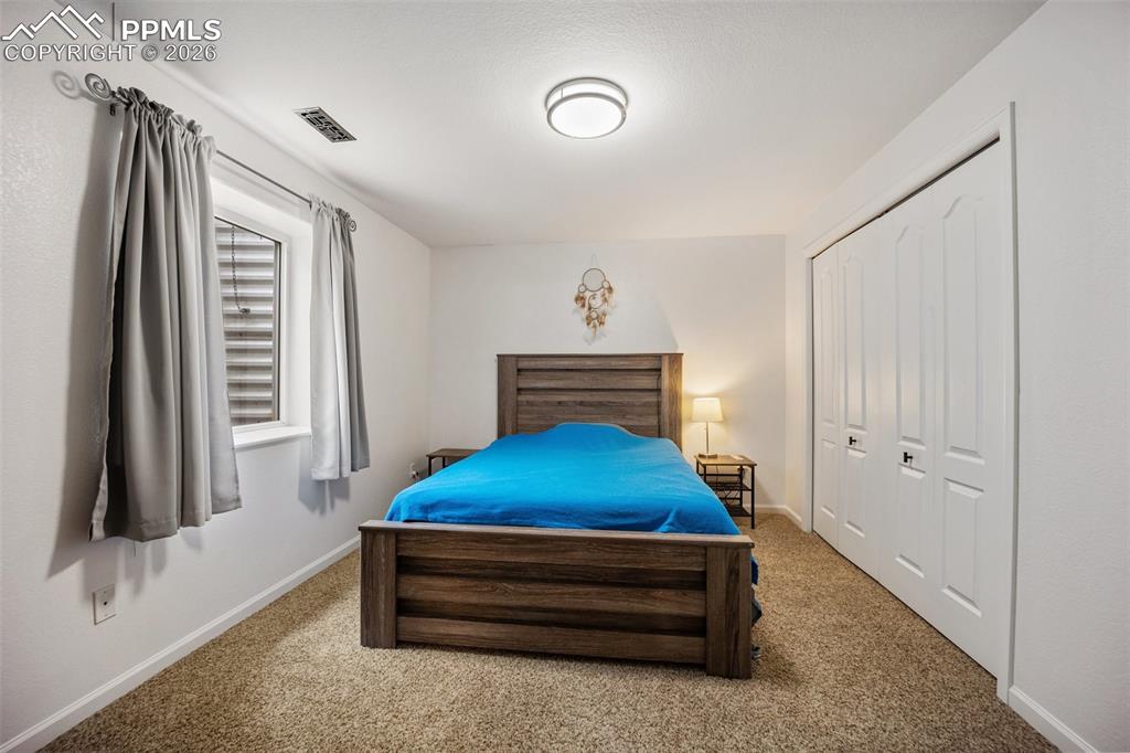 Image 36 of 42: Bedroom