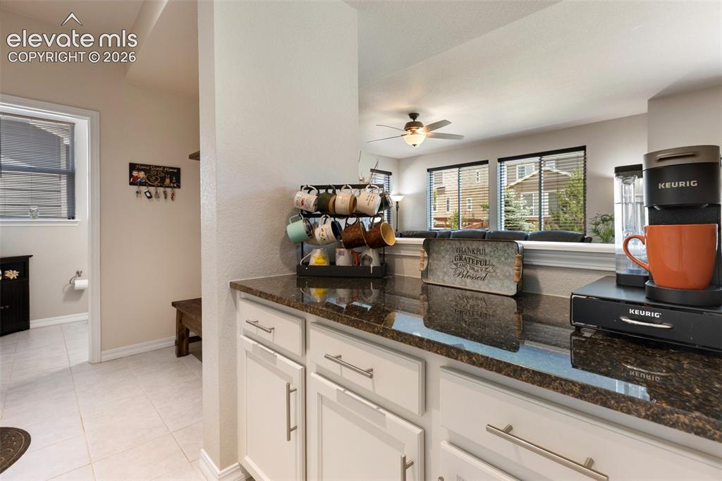 Image 15 of 50: Kitchen