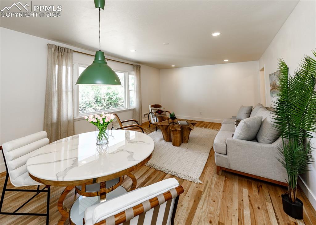 Image 16 of 50: Dining Area
