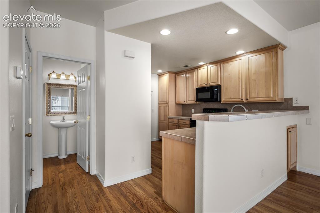 Image 10 of 48: Kitchen