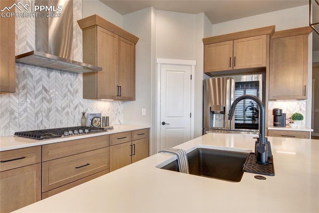 Image 13 of 48: Kitchen
