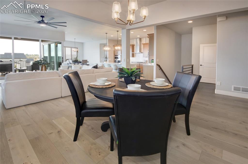 Image 20 of 48: Dining Area