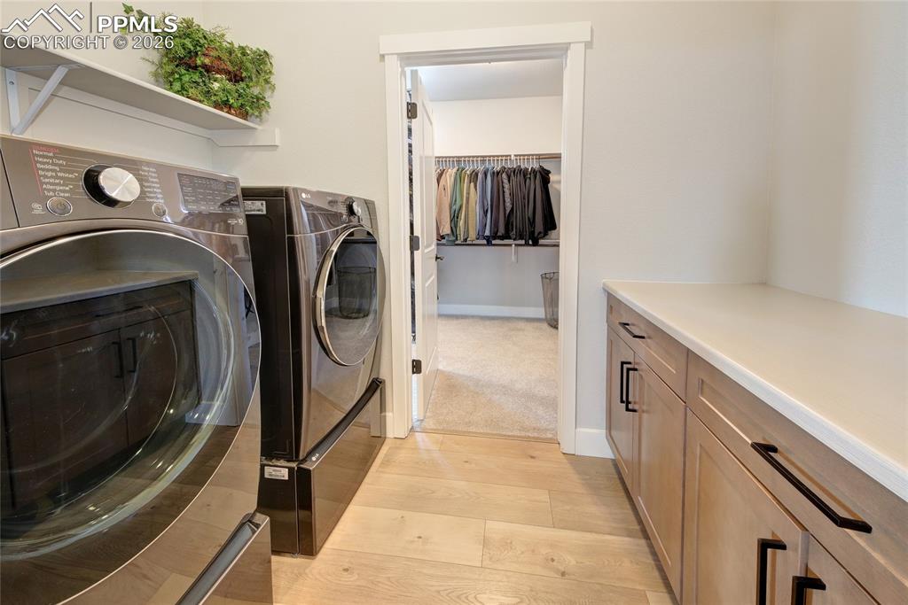 Image 30 of 48: Laundry