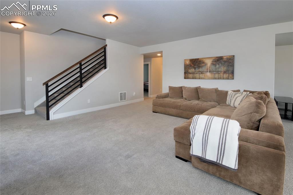 Image 36 of 48: Family Room