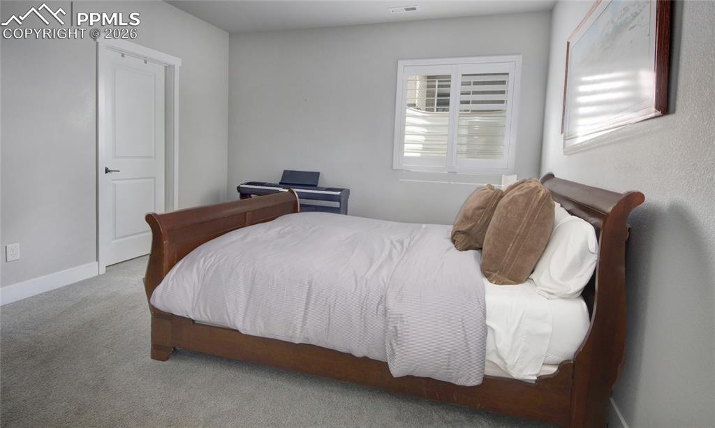 Image 41 of 48: Bedroom