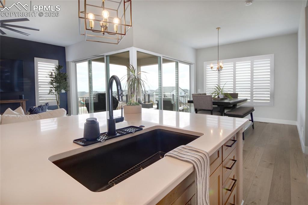 Image 7 of 48: Kitchen