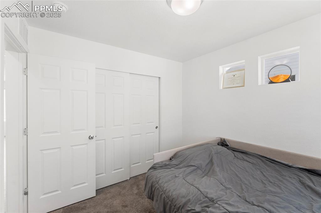 Image 11 of 31: Bedroom