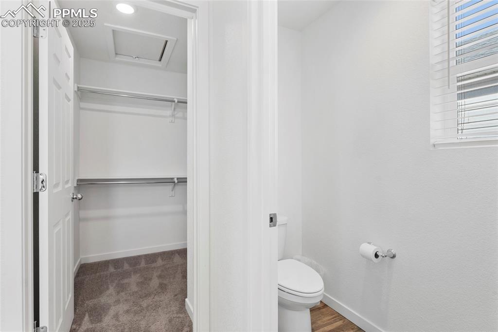 Image 22 of 31: Bathroom