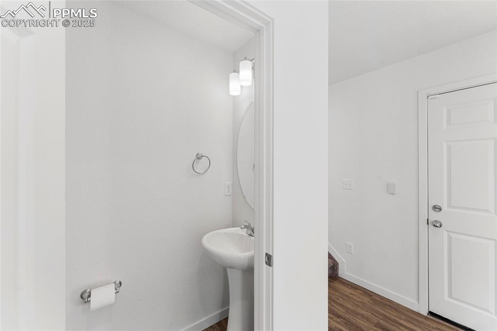 Image 25 of 31: Bathroom