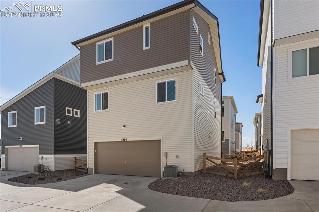 Image 27 of 31: Side of Structure