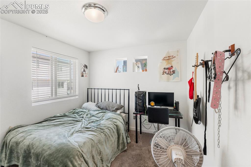 Image 8 of 31: Bedroom