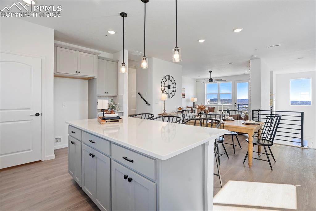 Image 15 of 50: Kitchen