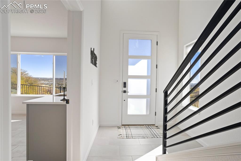 Image 38 of 50: Entry