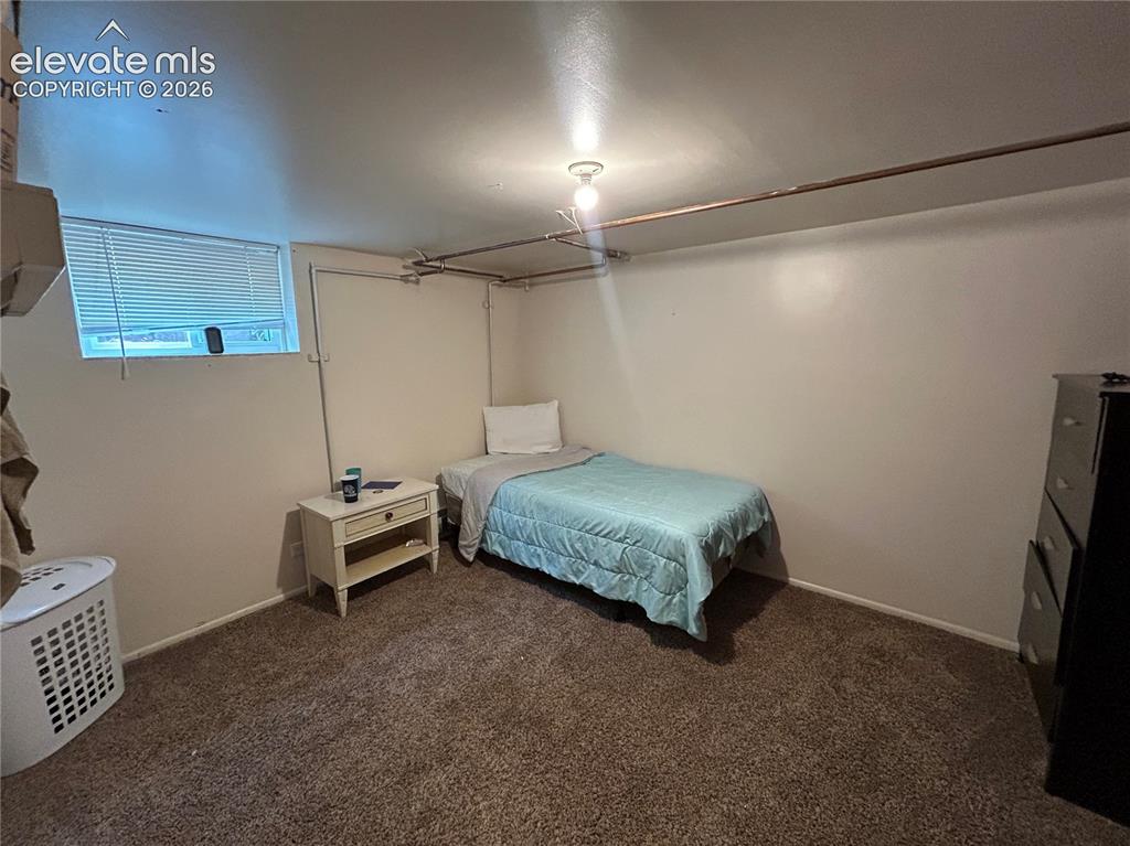 Image 29 of 31: Bedroom