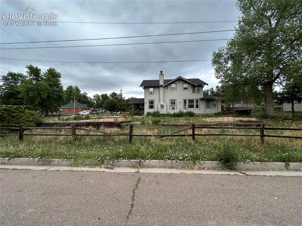Image 6 of 31: Side of Structure
